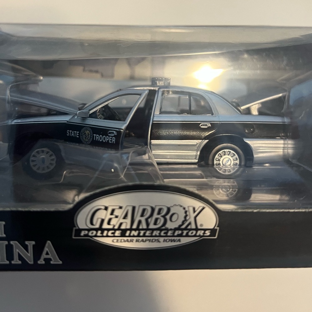 NC Highway Patrol Limited Edition Ford GEARBOX Police Interceptor model car.